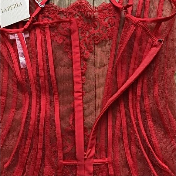 La Perla Sexy Red Lingerie - Picture 10 of 11